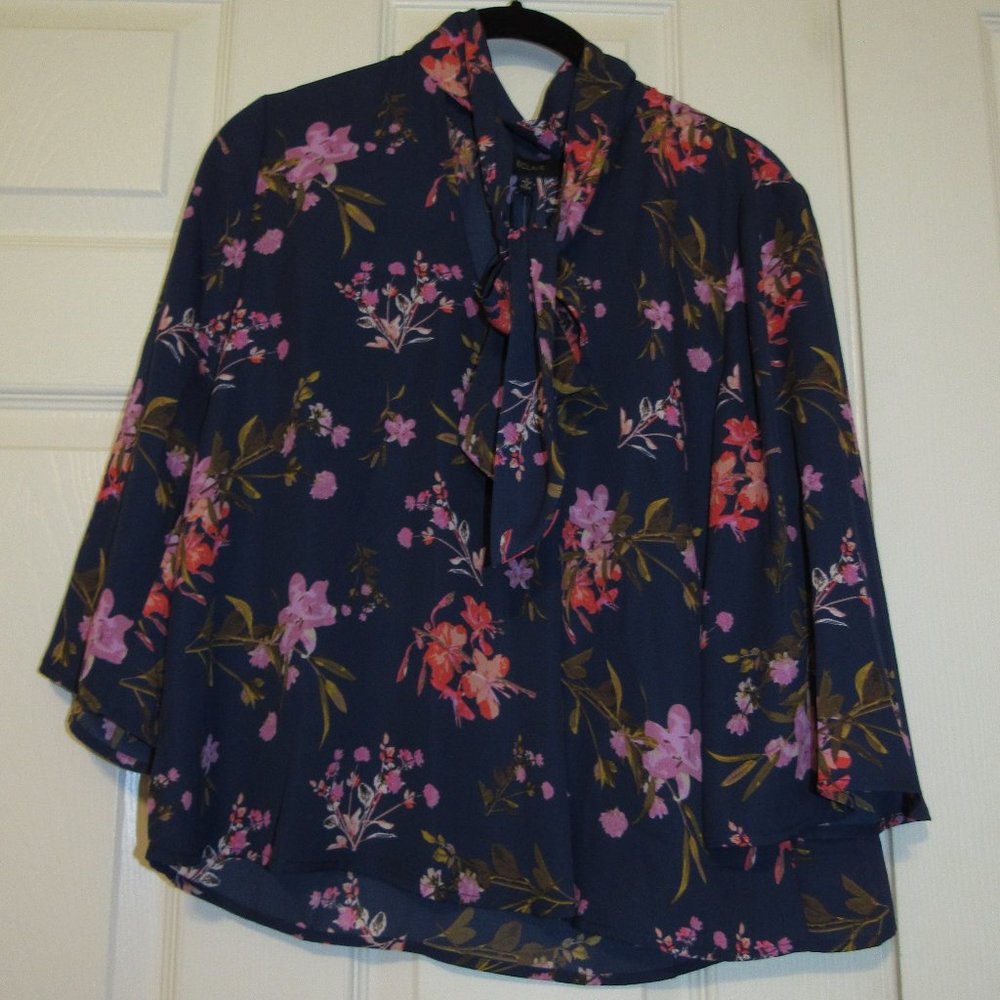 Eclaire Nave S Floral V-Neck w/Tie at Neck NWT